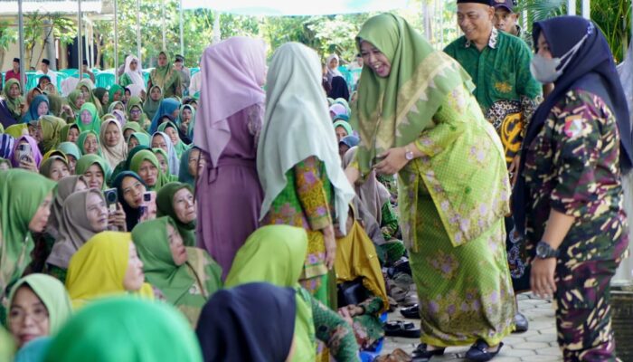 Wabup Pringsewu Hadiri Pengajian Triwulan & Halalbilhalal Muslimat NU Gading Rejo