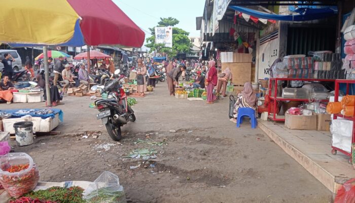 Pasar Subuh Pasar Gisting akan ditertibkan oleh Dinas Koperindag dan Satpol PP Kabupaten Tanggamus