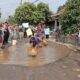 Gelar Aksi warga way khilau panen ikan lele sebagai protes warga jalan rusak di way khilau pesawaran