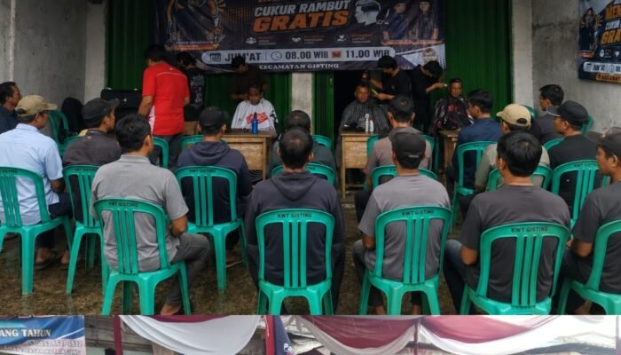 DPD Partai NasDem Tanggamus Mengadakan Cukur Rambut Gratis